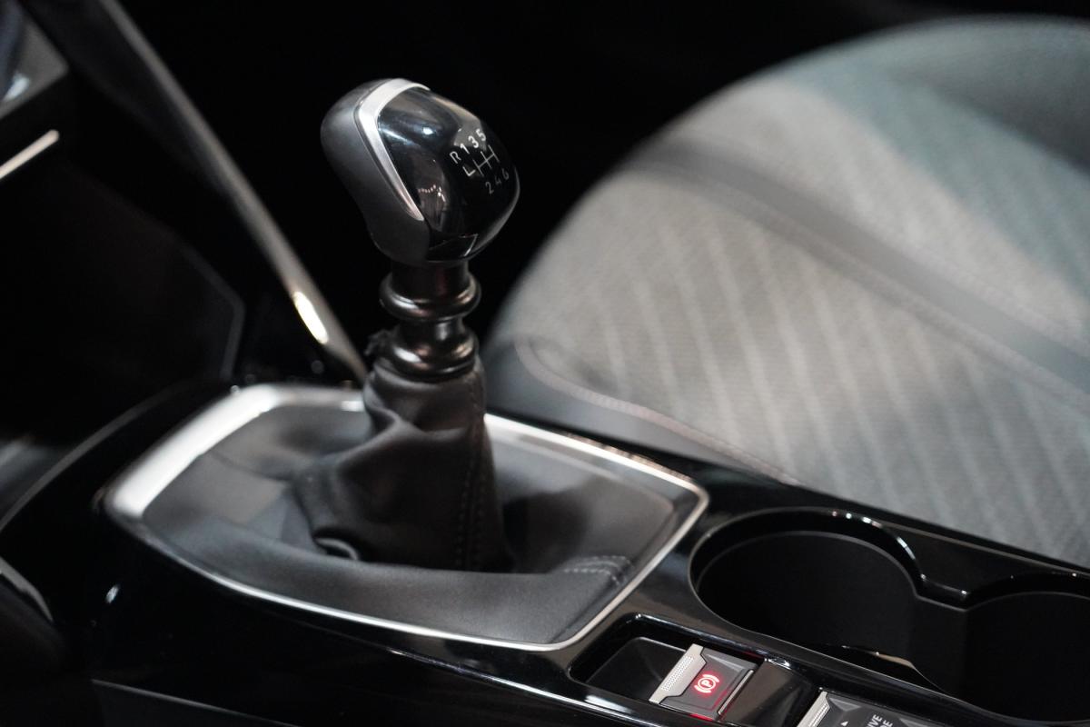 peugeot-208-2025-gasolina-1199cc