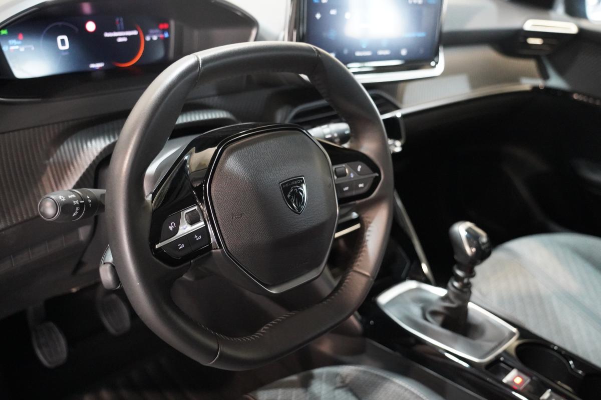 peugeot-208-2025-gasolina-1199cc