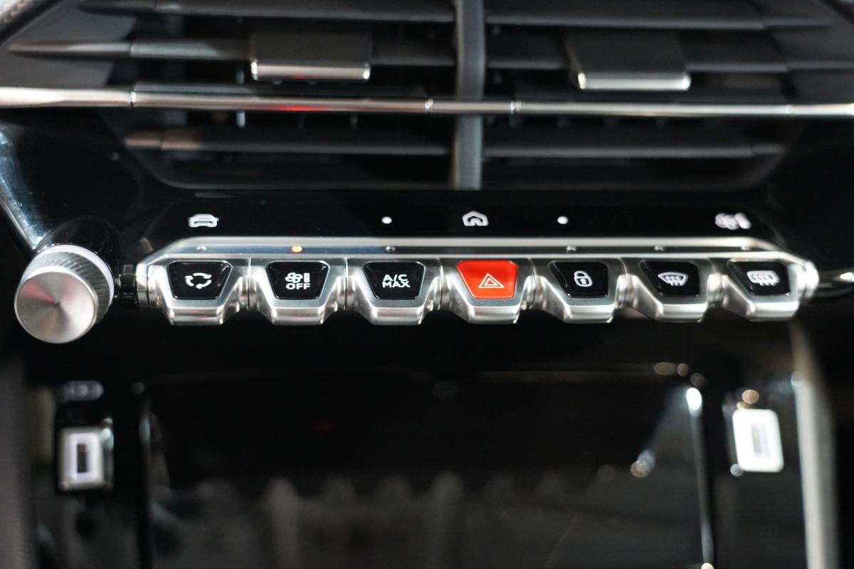 peugeot-208-2025-gasolina-1199cc