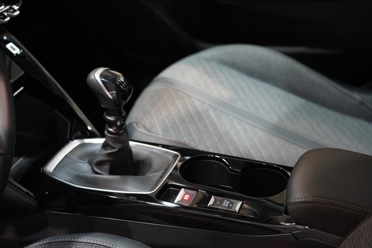 peugeot-208-2025-gasolina-1199cc