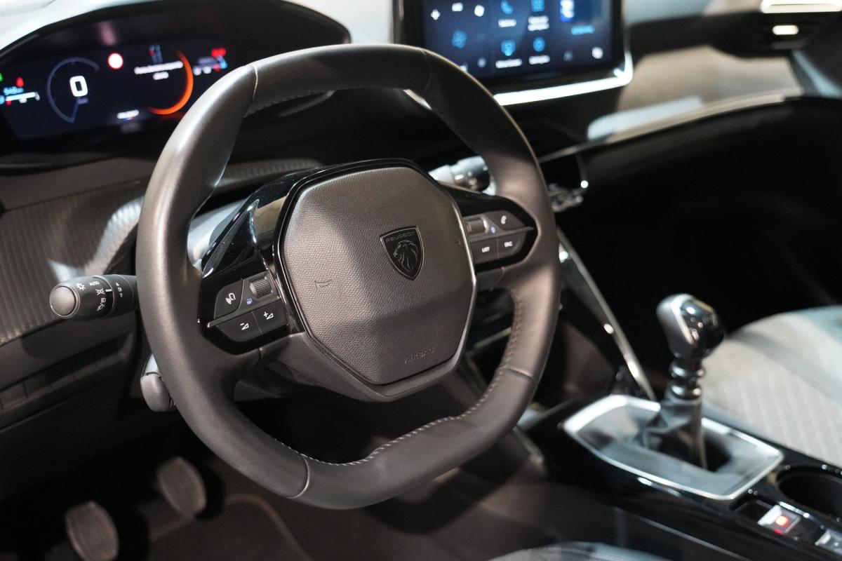 peugeot-208-2025-gasolina-1199cc