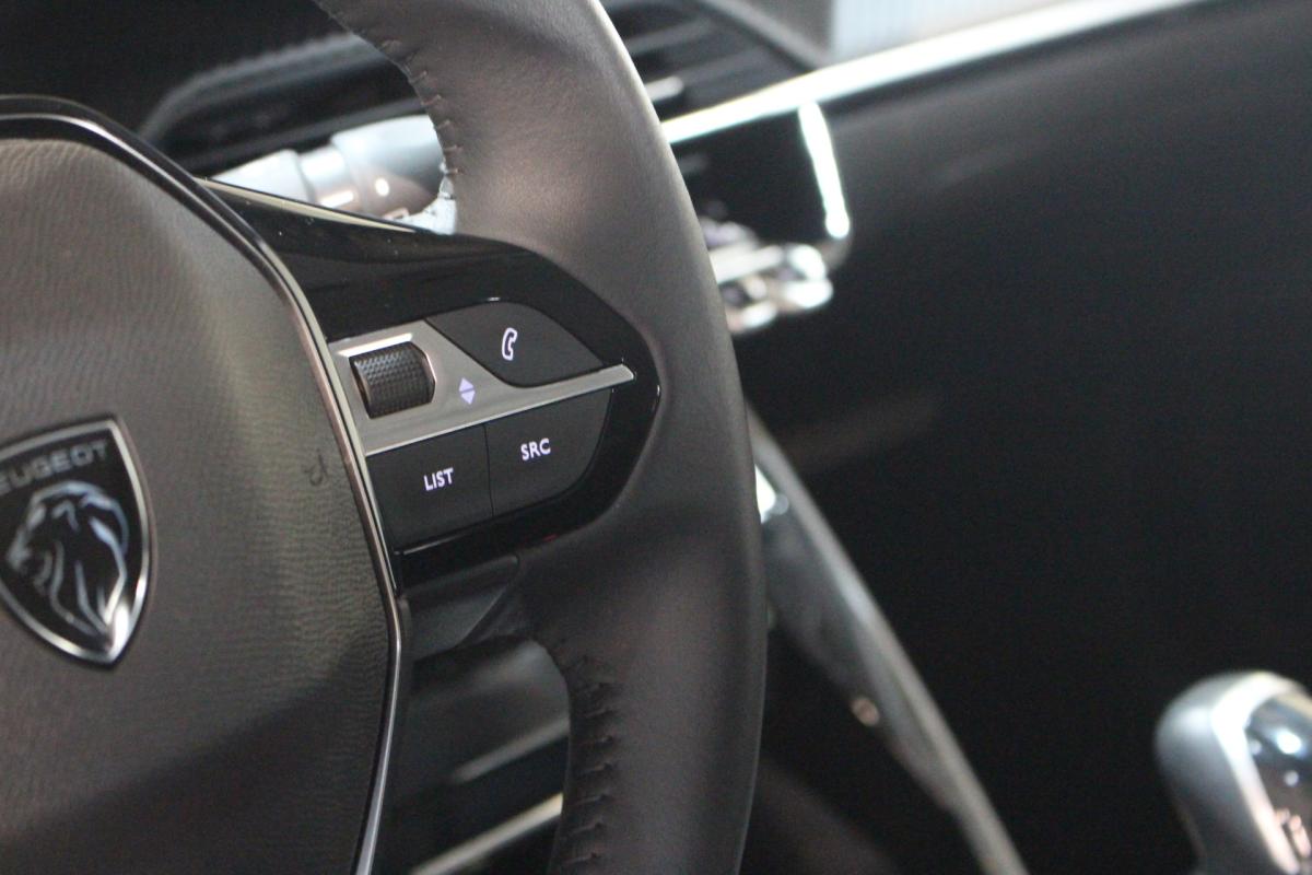 peugeot-208-2025-gasolina-1199cc