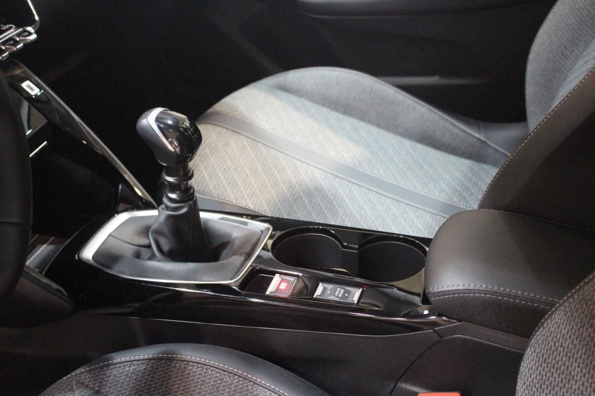 peugeot-208-2025-gasolina-1199cc