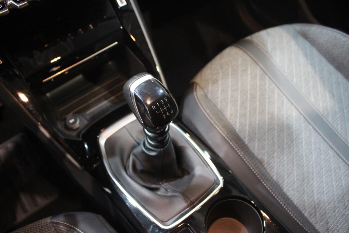 peugeot-208-2025-gasolina-1199cc