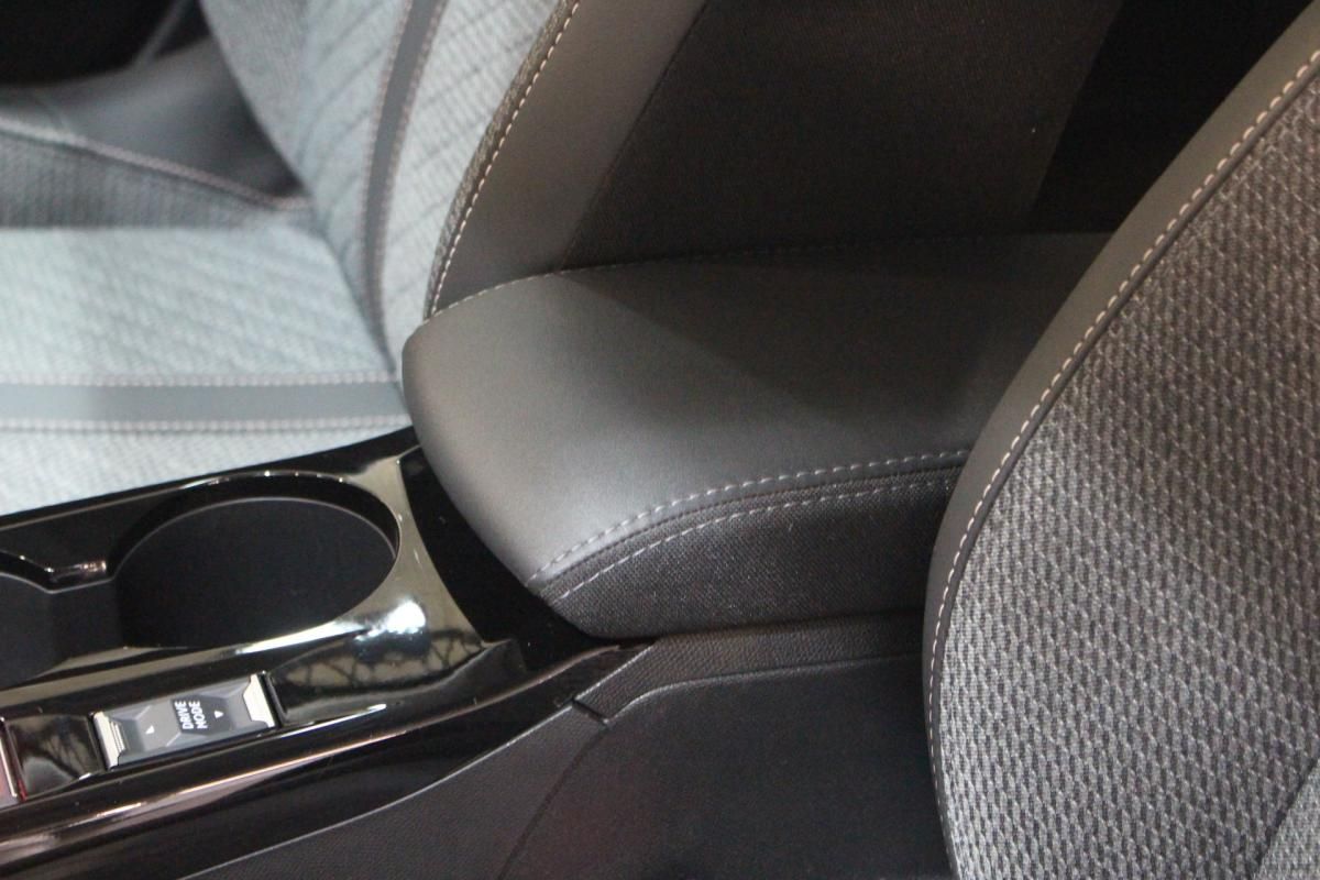peugeot-208-2025-gasolina-1199cc
