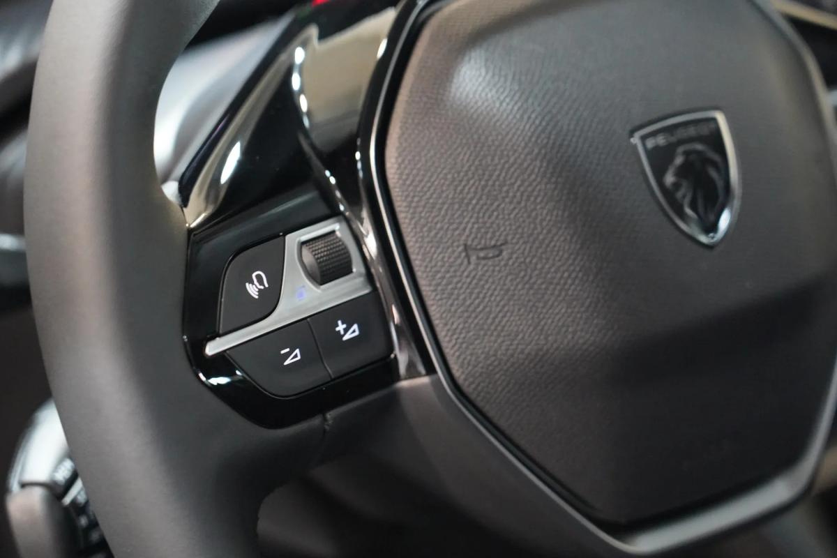 peugeot-208-2026-gasolina-1199cc