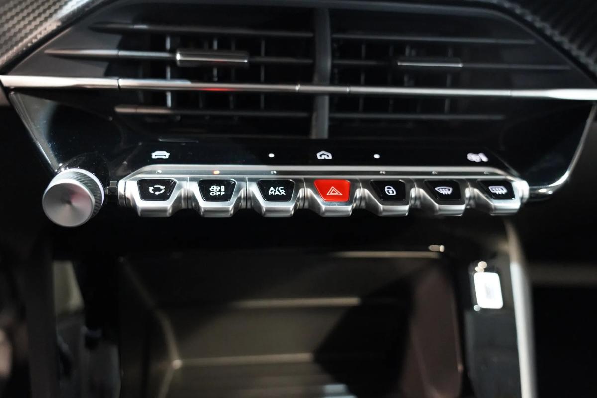 peugeot-208-2026-gasolina-1199cc