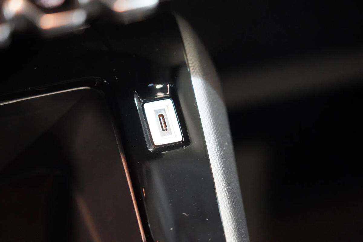 peugeot-208-2026-gasolina-1199cc
