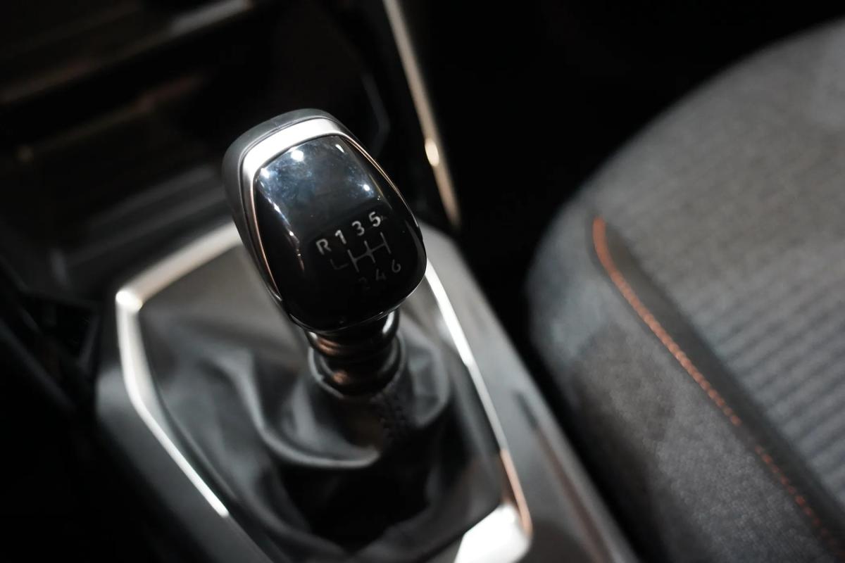 peugeot-208-2026-gasolina-1199cc