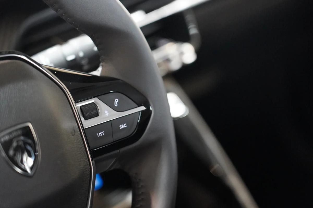 peugeot-208-2025-hibrido-a-gasolina-1199cc