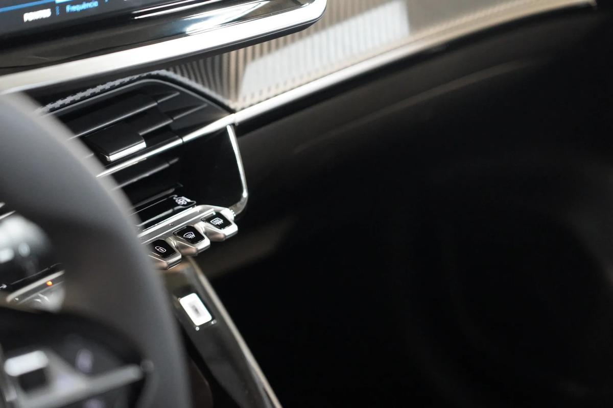 peugeot-208-2025-hibrido-a-gasolina-1199cc