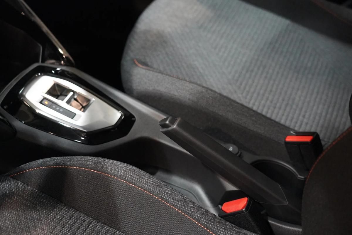 peugeot-208-2025-hibrido-a-gasolina-1199cc