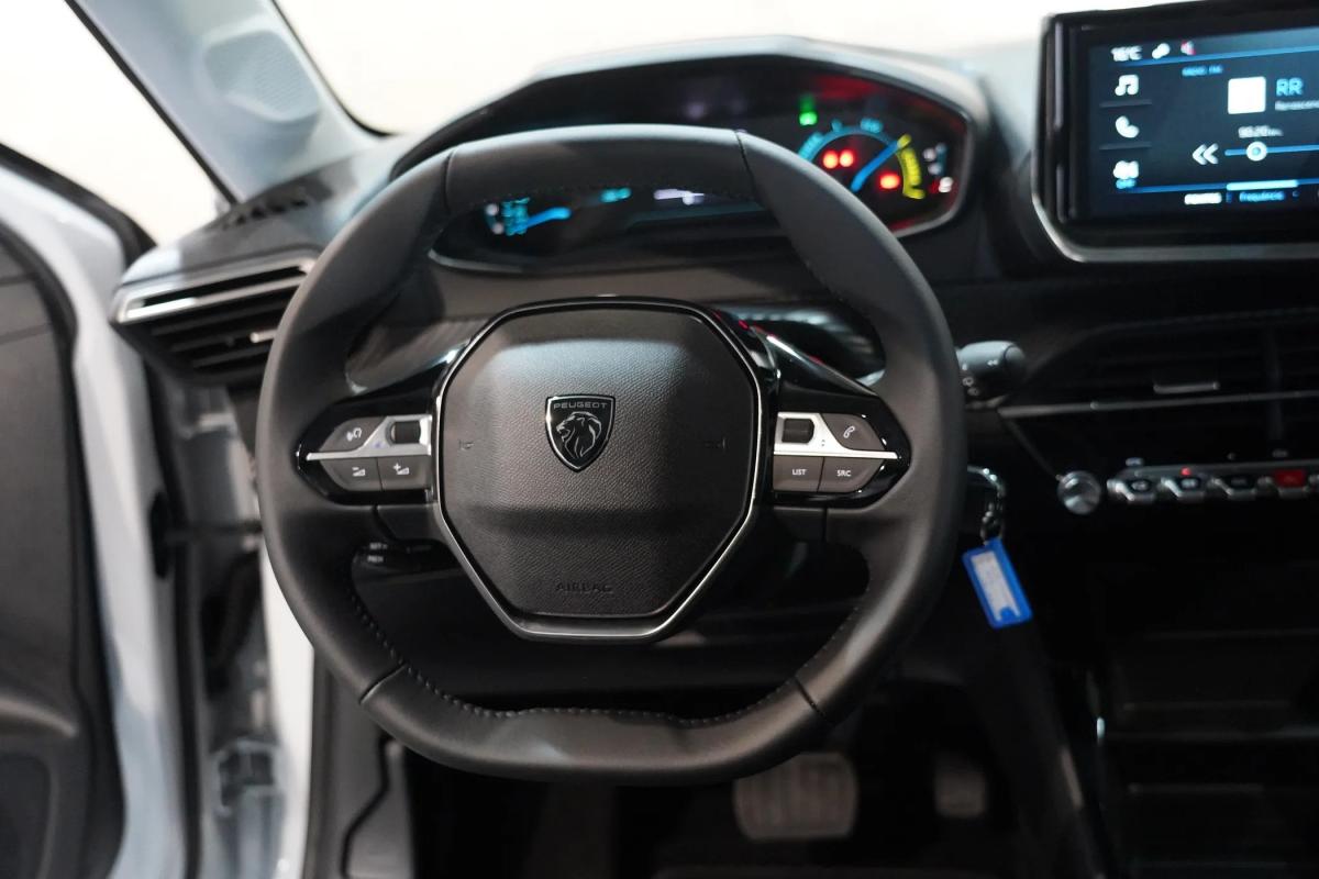 peugeot-208-2025-hibrido-a-gasolina-1199cc