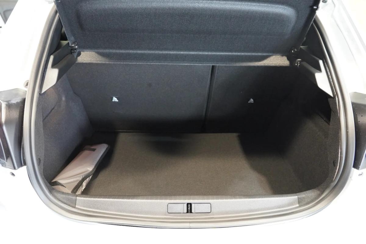 peugeot-208-2025-hibrido-a-gasolina-1199cc