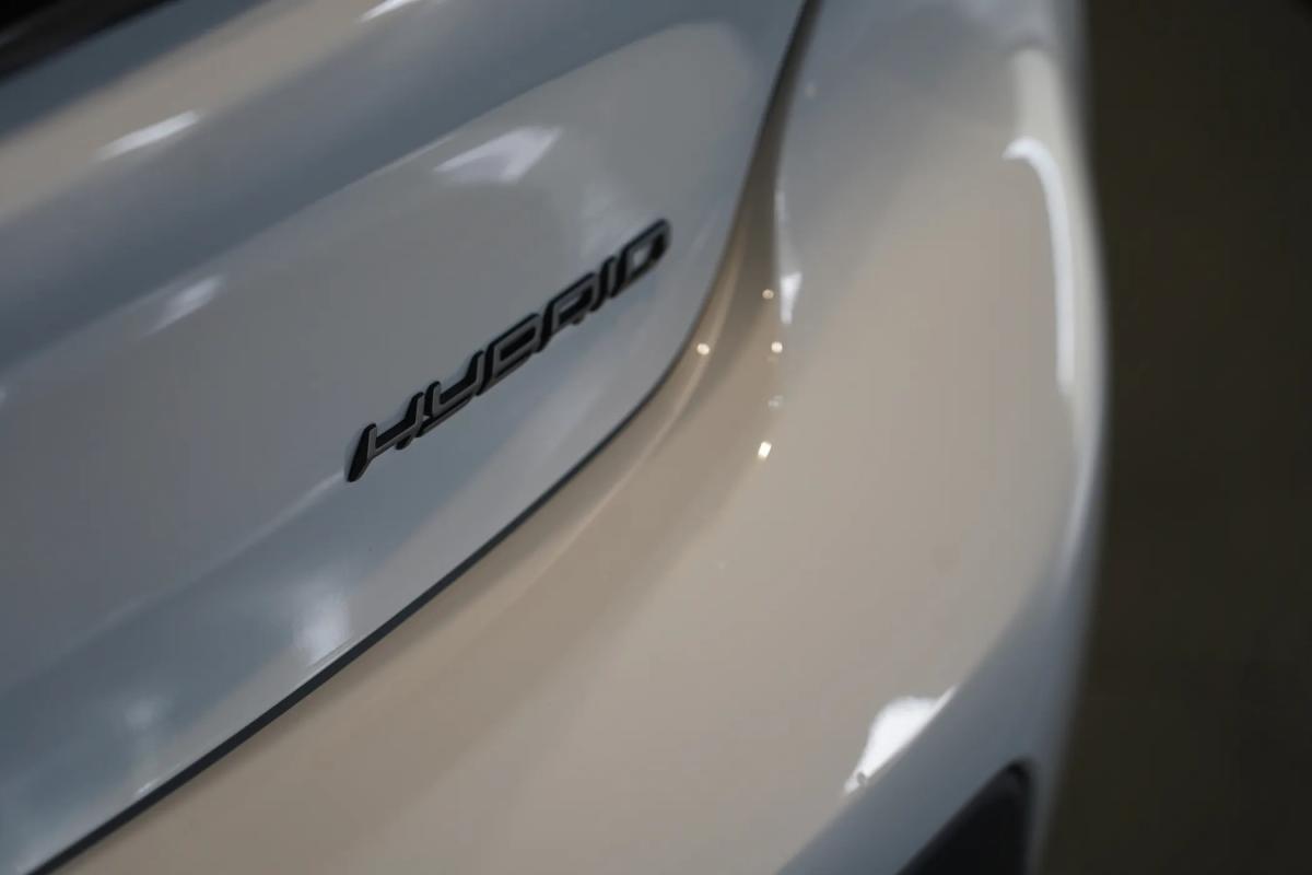 peugeot-208-2025-hibrido-a-gasolina-1199cc