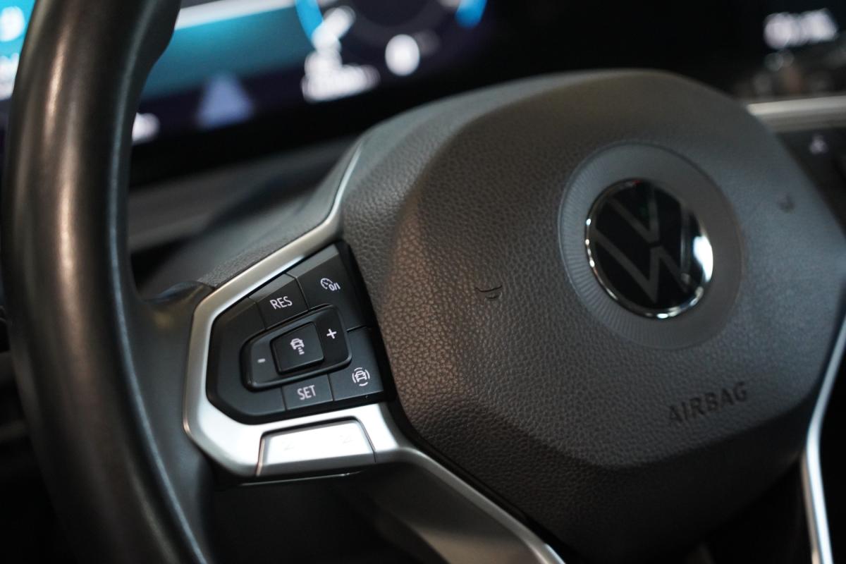 volkswagen-golf-variant-2022-diesel-1968cc
