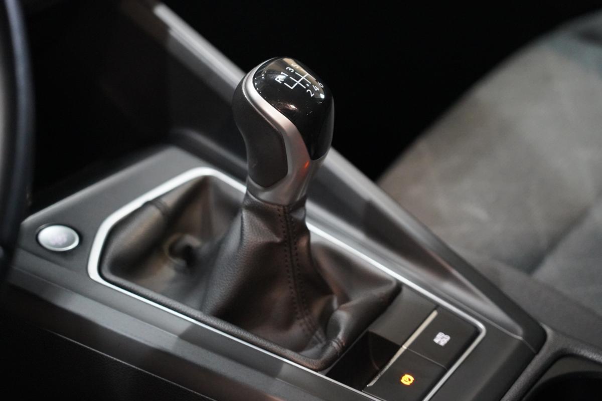 volkswagen-golf-variant-2022-diesel-1968cc