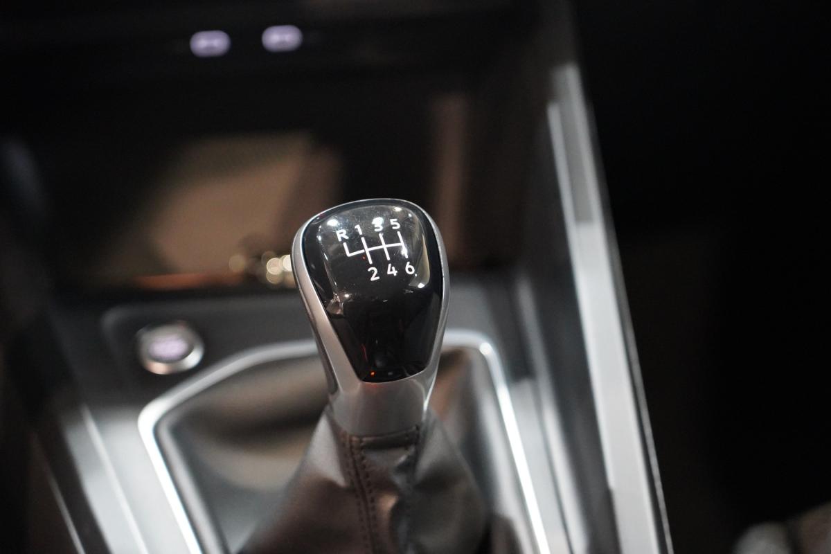 volkswagen-golf-variant-2022-diesel-1968cc