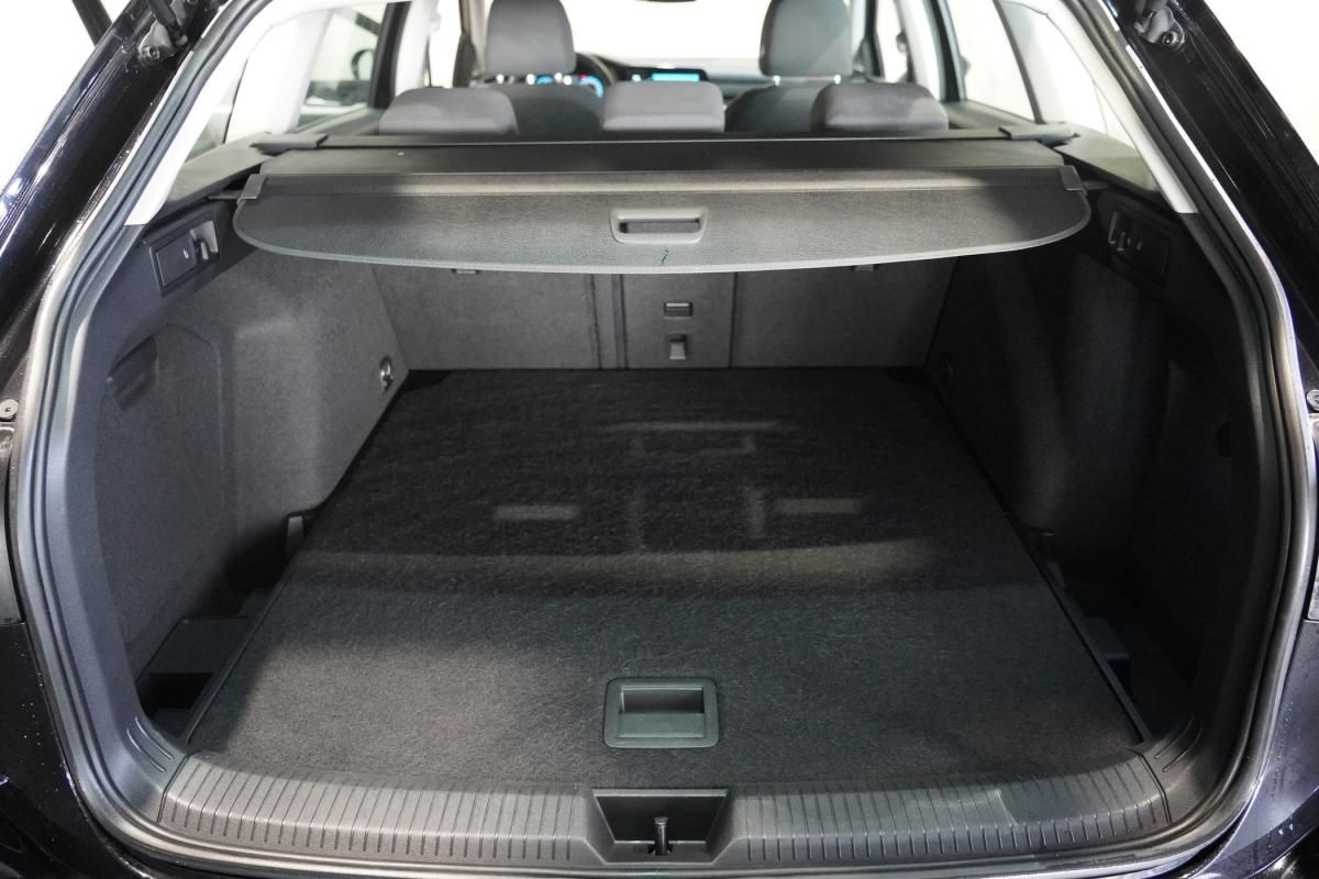 volkswagen-golf-variant-2022-diesel-1968cc
