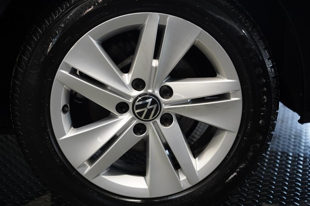 volkswagen-golf-variant-2022-diesel-1968cc