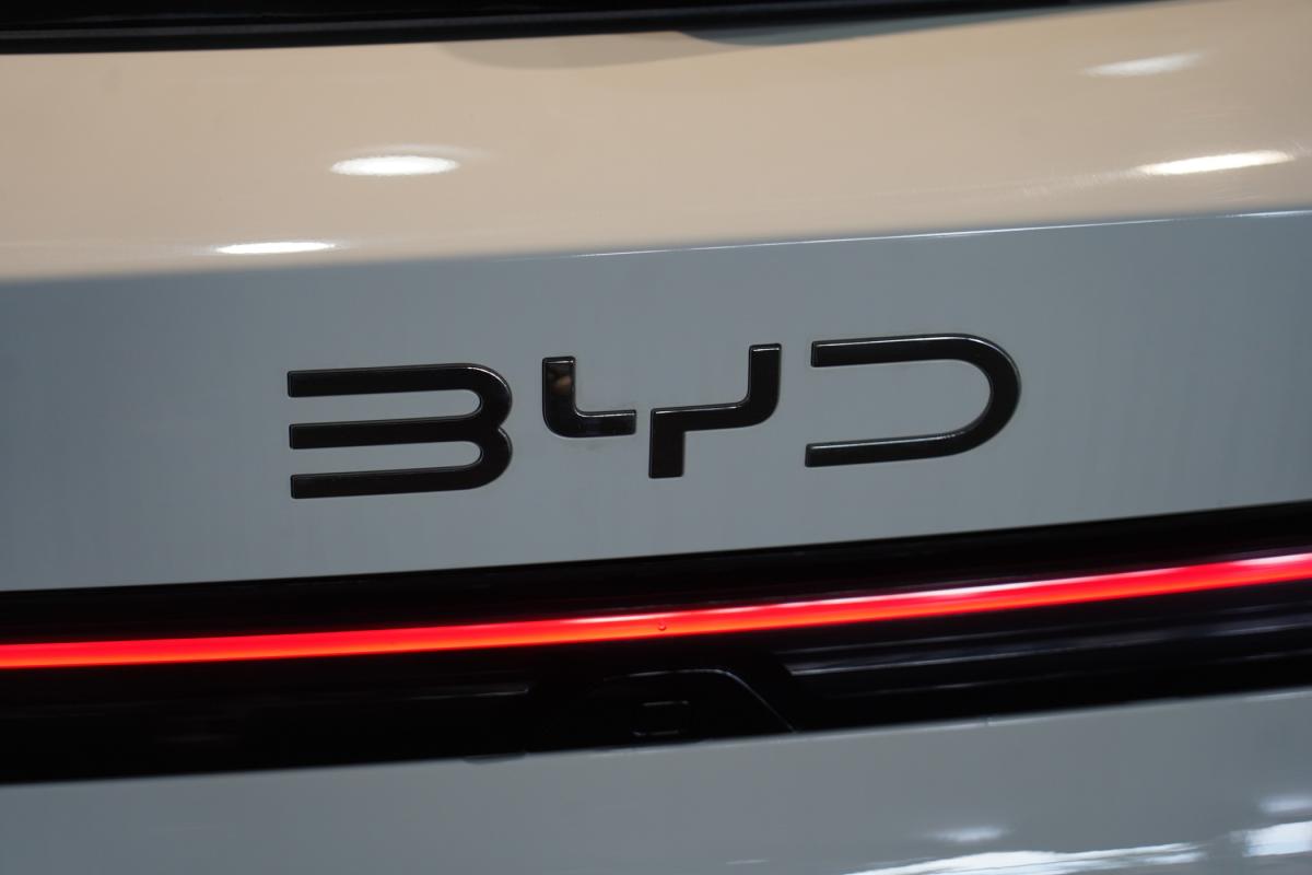 byd-seal-6-2026-hibrido-a-gasolina-1498cc