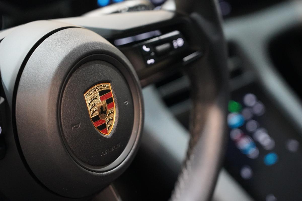 porsche-taycan-2023-eletrico-0cc