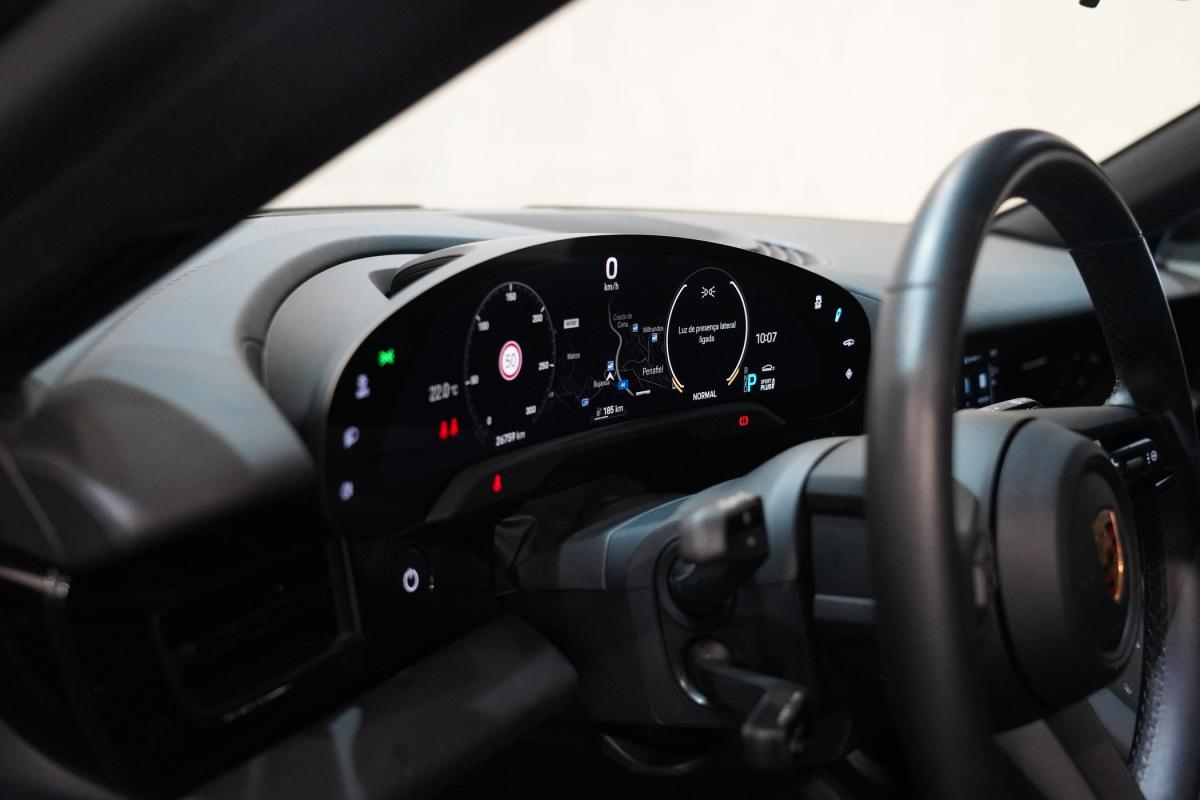 porsche-taycan-2023-eletrico-0cc