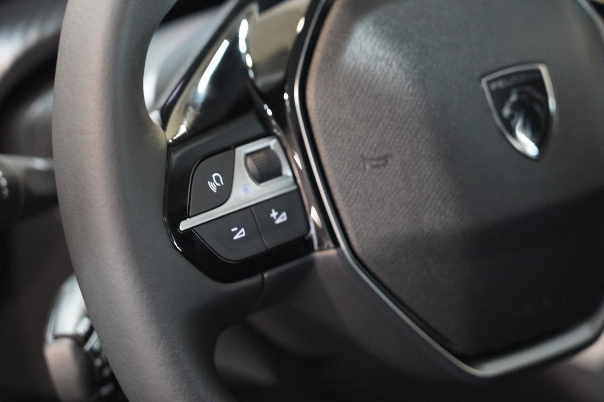 peugeot-208-2025-gasolina-1199cc