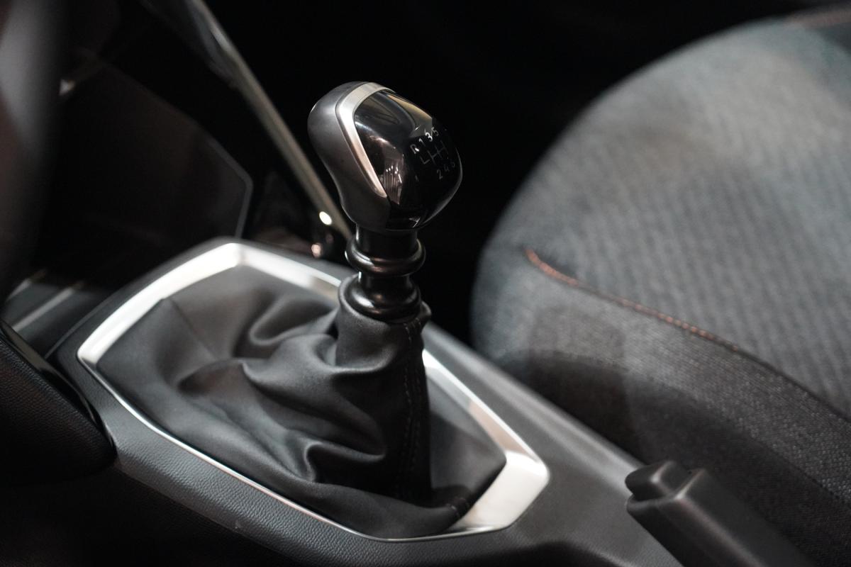 peugeot-208-2025-gasolina-1199cc
