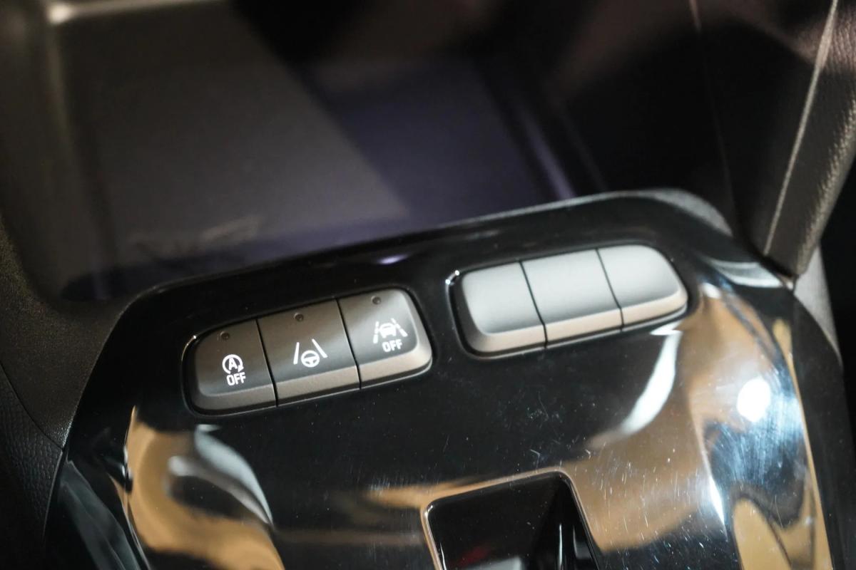 opel-corsa-2025-hibrido-a-gasolina-1199cc