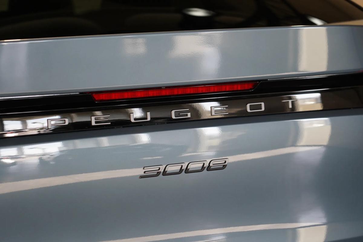 peugeot-3008-2025-hibrido-a-gasolina-1199cc