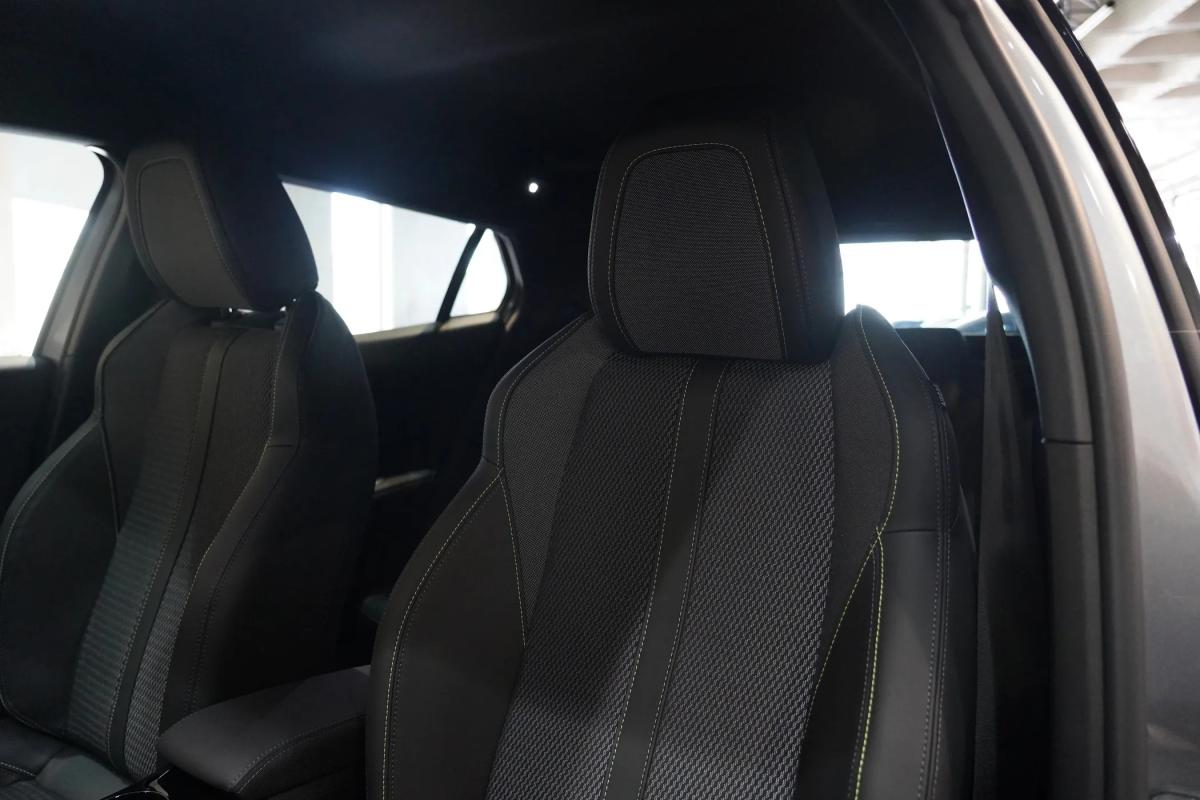 peugeot-2008-2025-eletrico-0cc