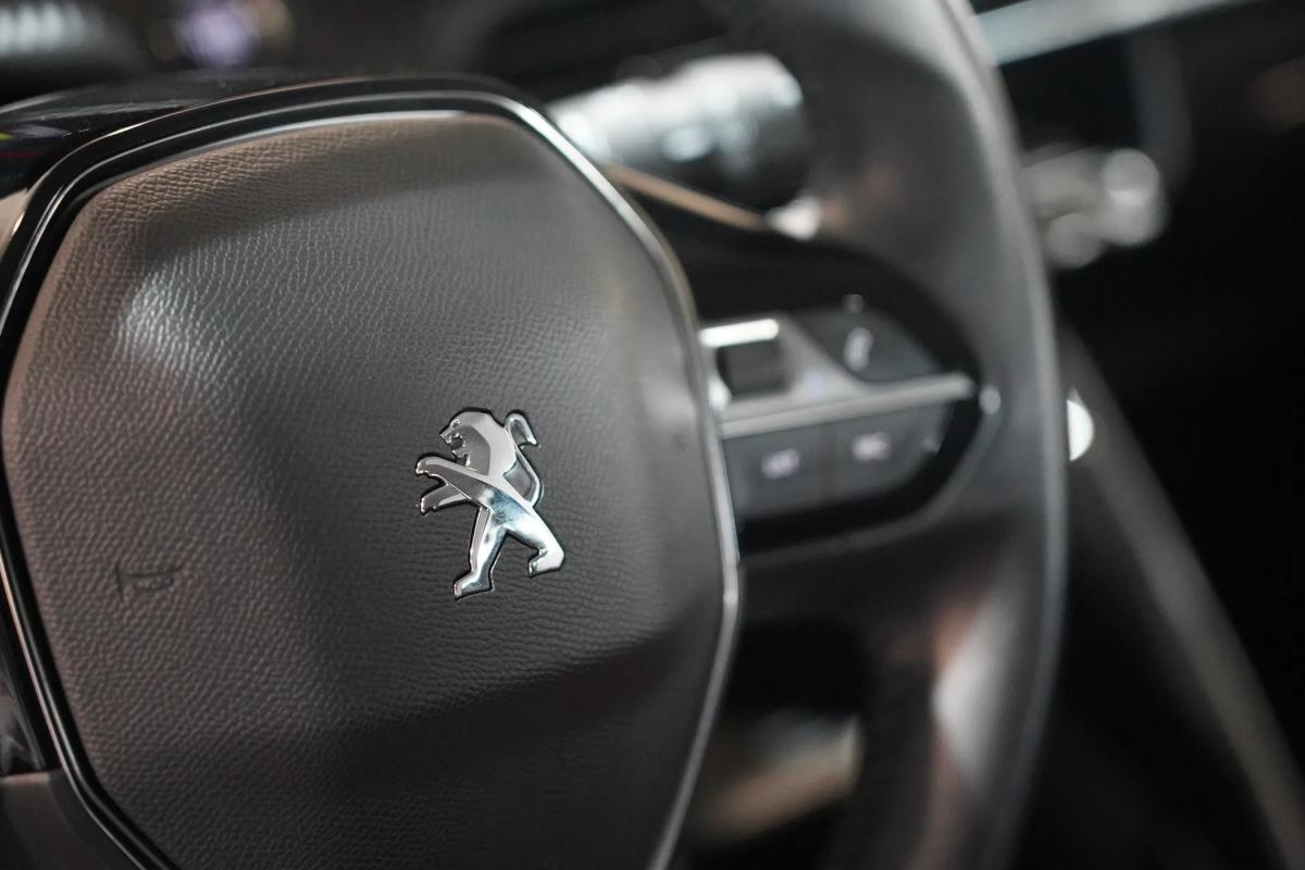 peugeot-208-2020-eletrico-0cc