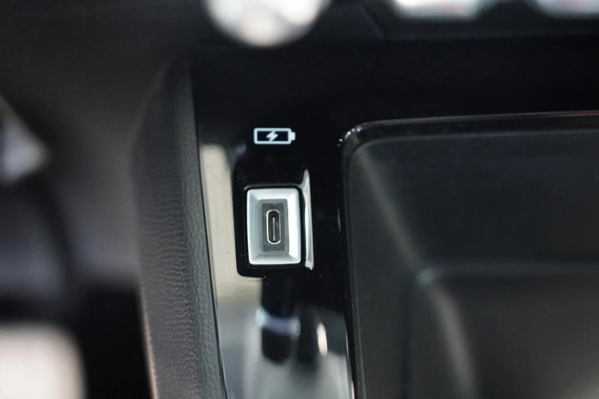 peugeot-208-2020-eletrico-0cc