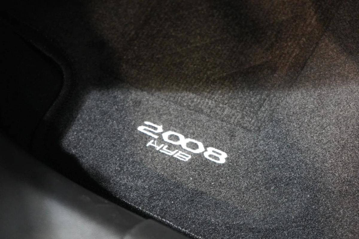 peugeot-2008-2025-hibrido-a-gasolina-1199cc