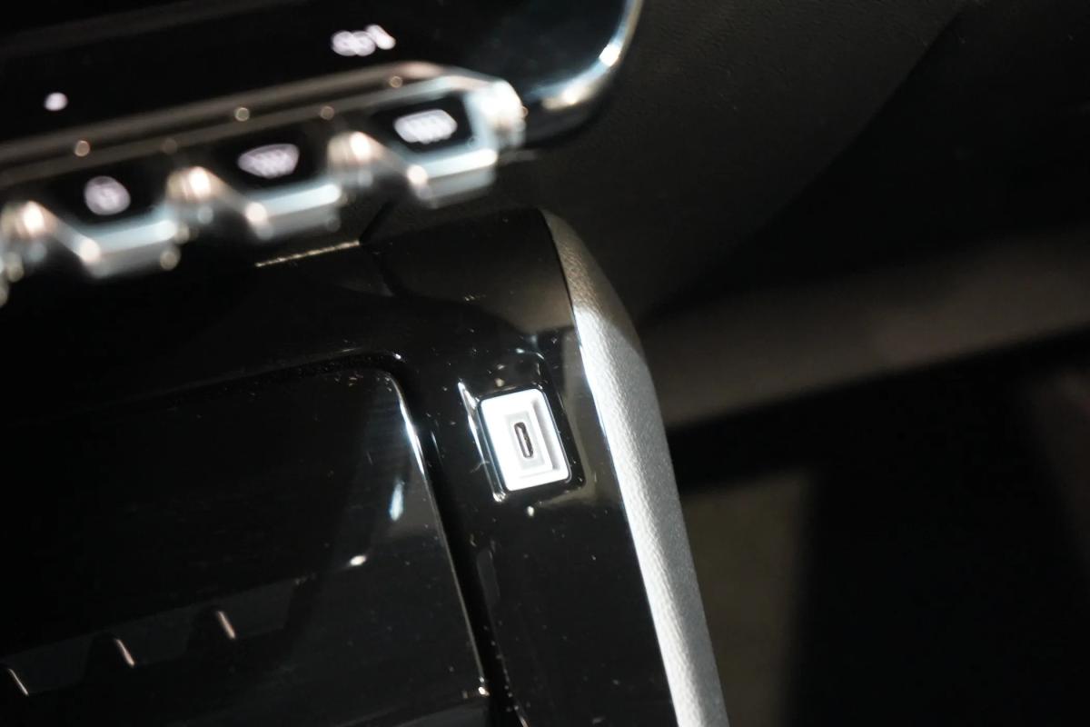 peugeot-2008-2025-hibrido-a-gasolina-1199cc