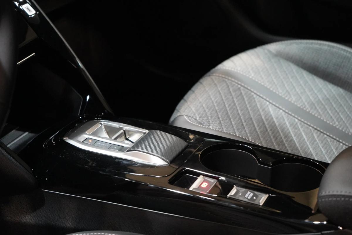peugeot-2008-2025-hibrido-a-gasolina-1199cc