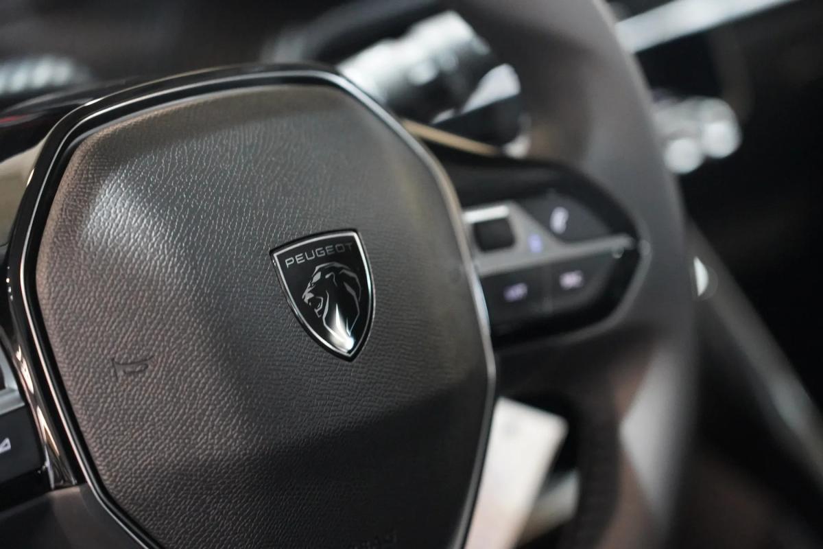 peugeot-208-2026-gasolina-1199cc