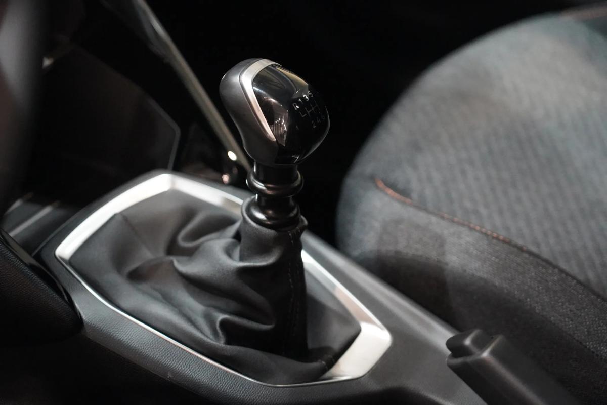 peugeot-208-2026-gasolina-1199cc