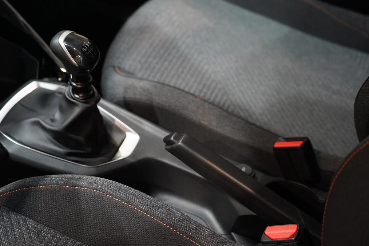 peugeot-208-2025-gasolina-1199cc