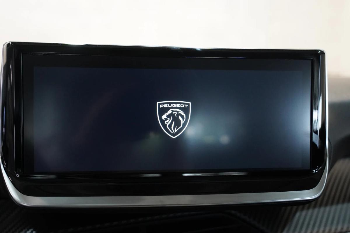 peugeot-208-2025-gasolina-1199cc