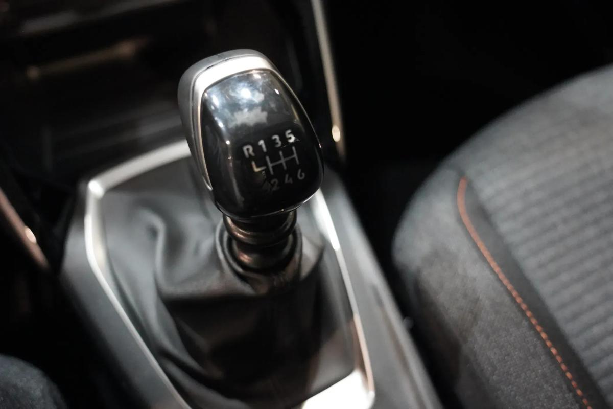 peugeot-208-2026-gasolina-1199cc