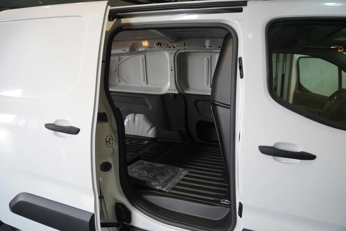 citroen-berlingo-2025-diesel-1499cc