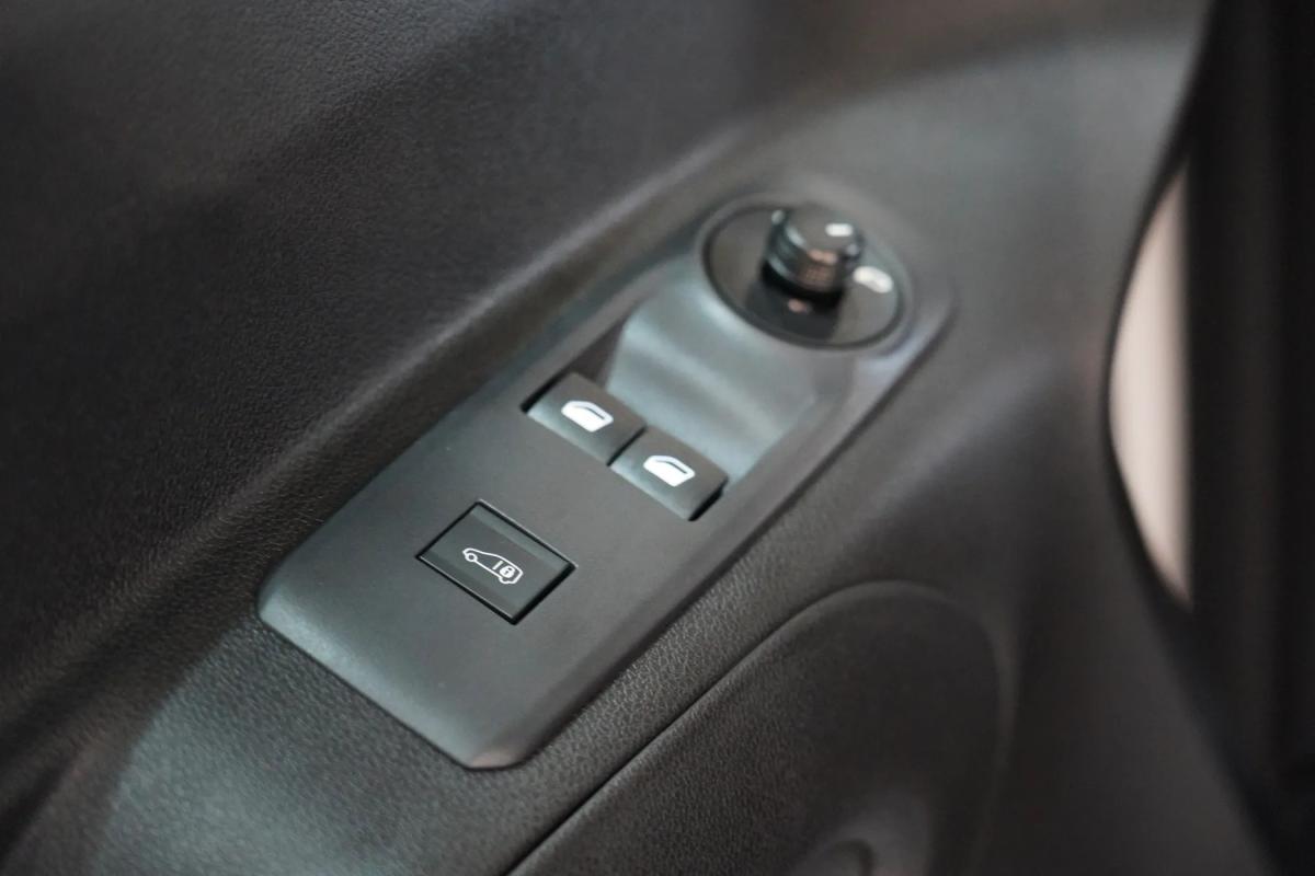 citroen-berlingo-2025-diesel-1499cc
