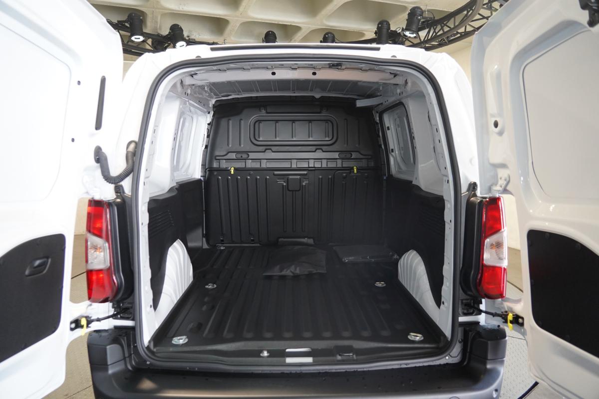 peugeot-partner-2025-diesel-1499cc