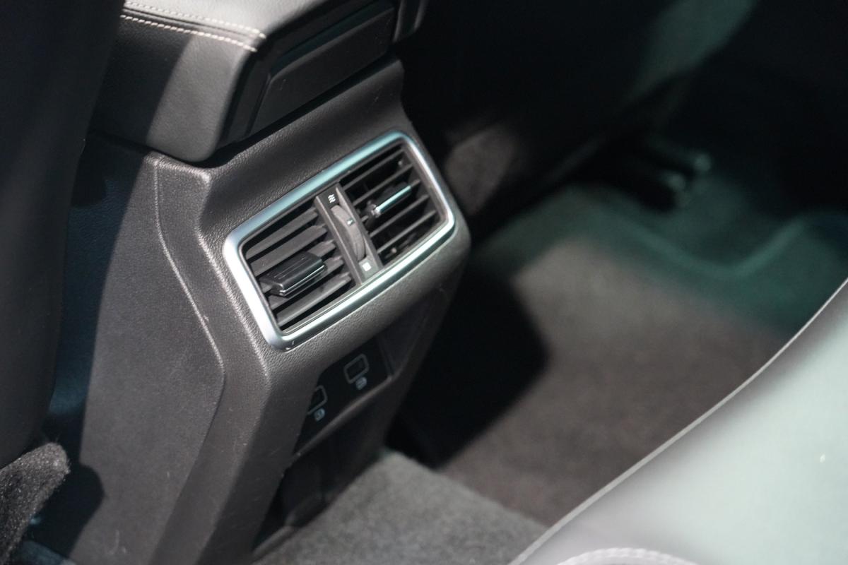 renault-megane-sport-tourer-2021-diesel-1461cc