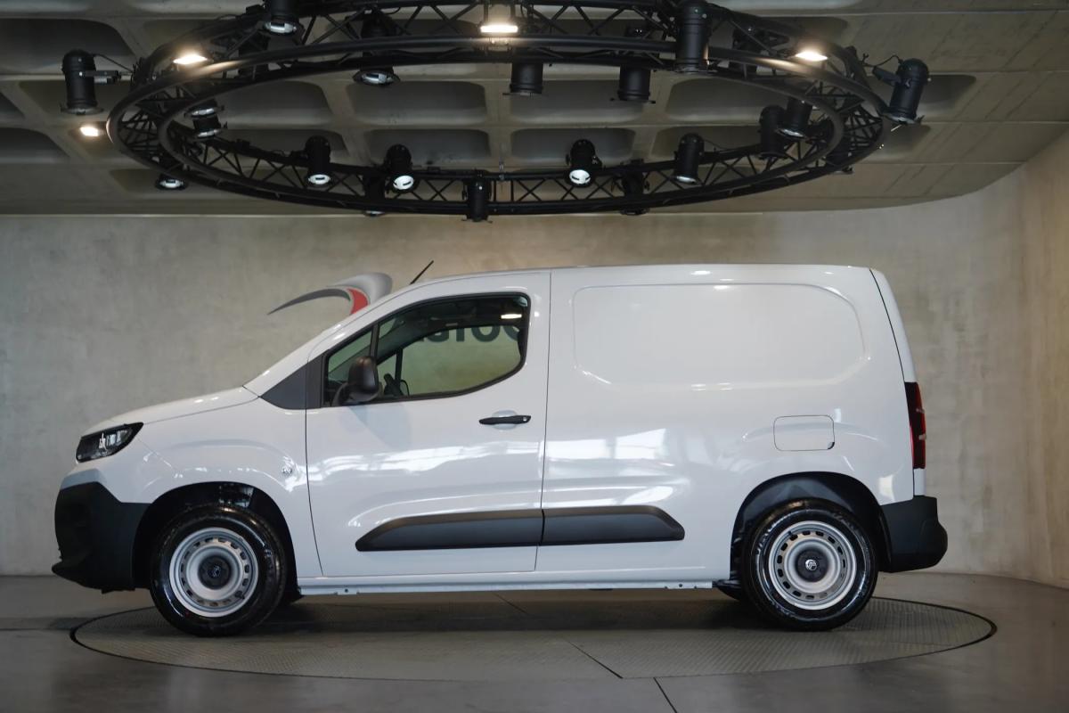 citroen-berlingo-2025-diesel-1499cc