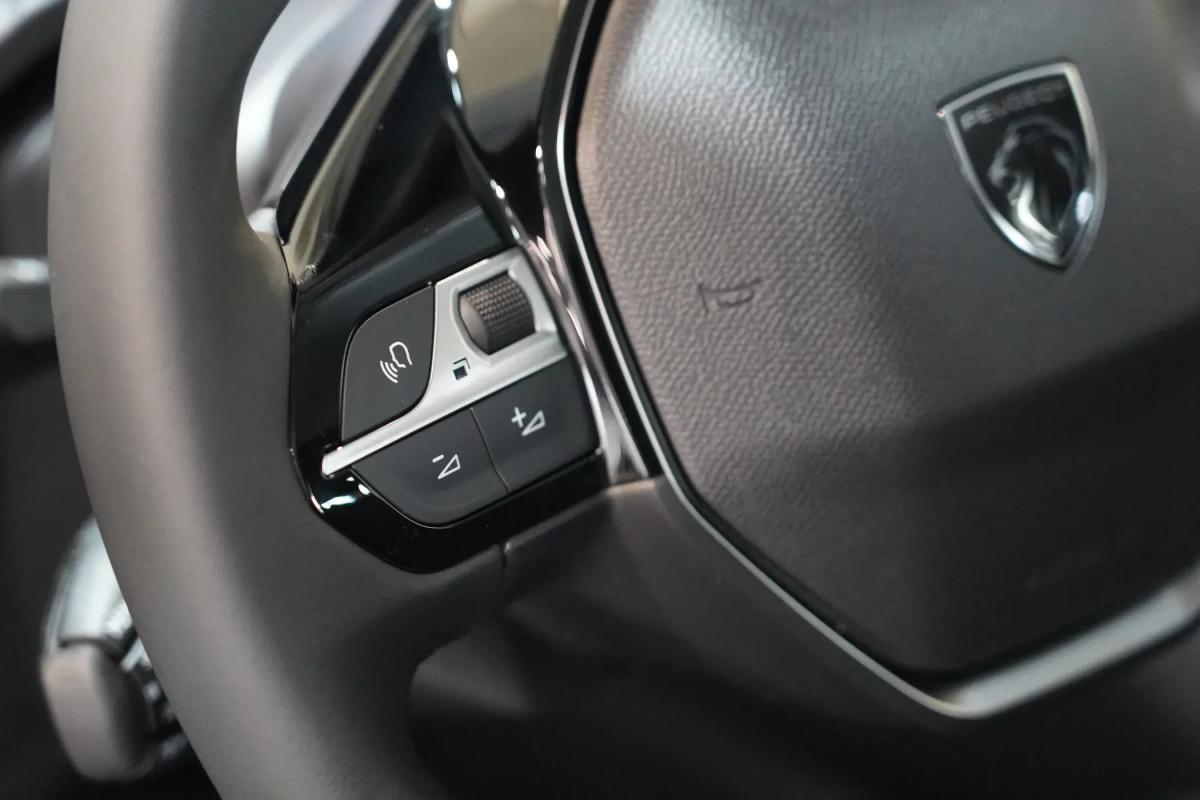 peugeot-208-2026-gasolina-1199cc