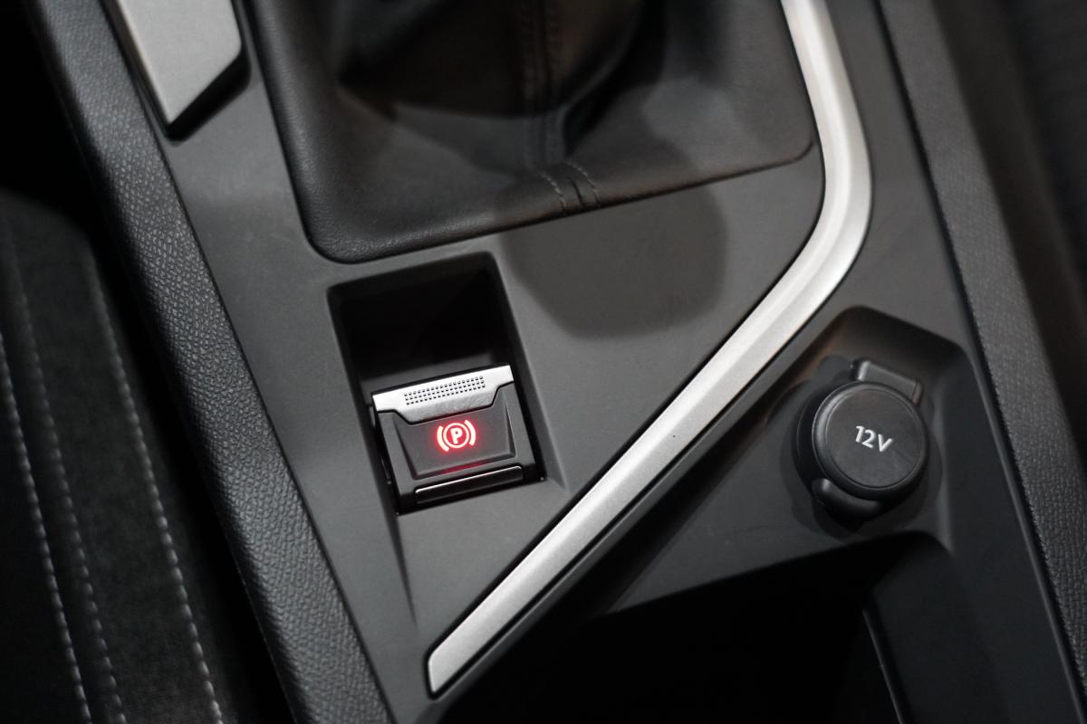 peugeot-308-sw-2024-gasolina-1199cc