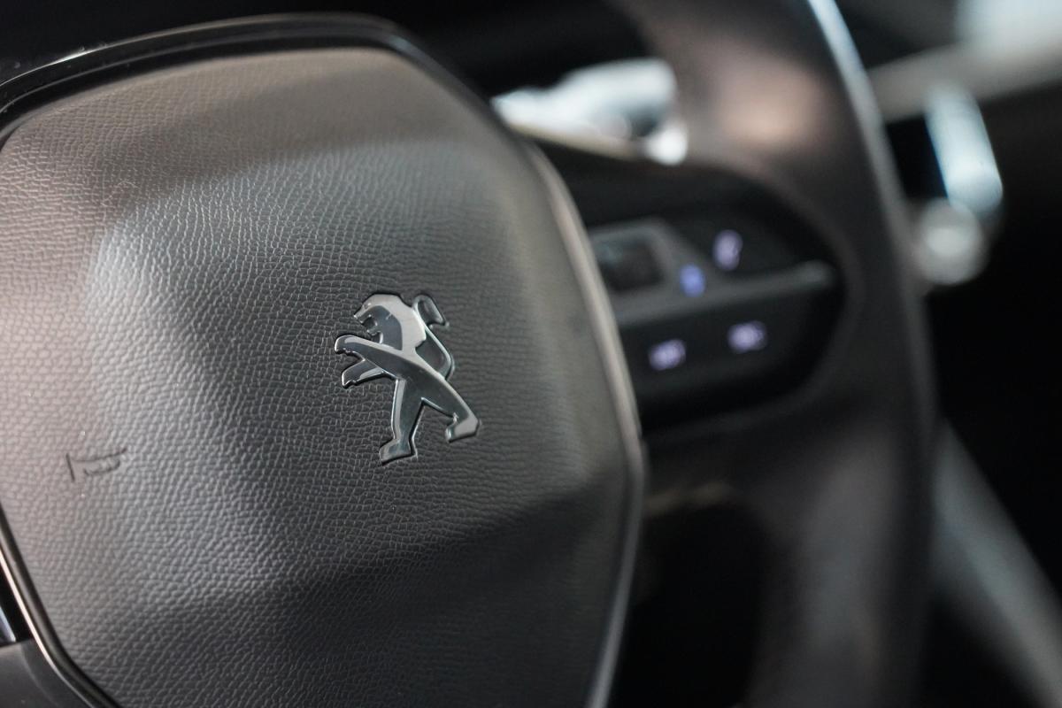 peugeot-208-2022-gasolina-1199cc